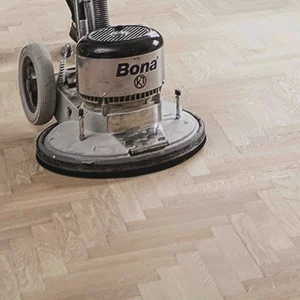 Slipa golvet med produkter från Bona